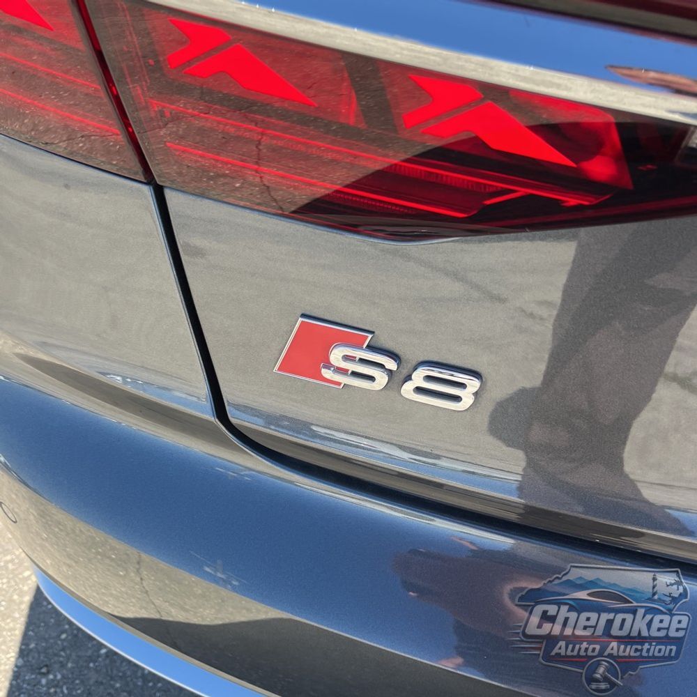 2022 Audi S8