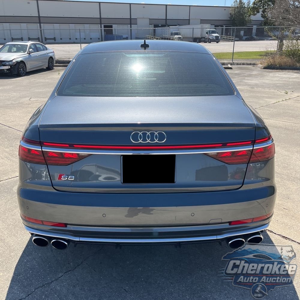 2022 Audi S8