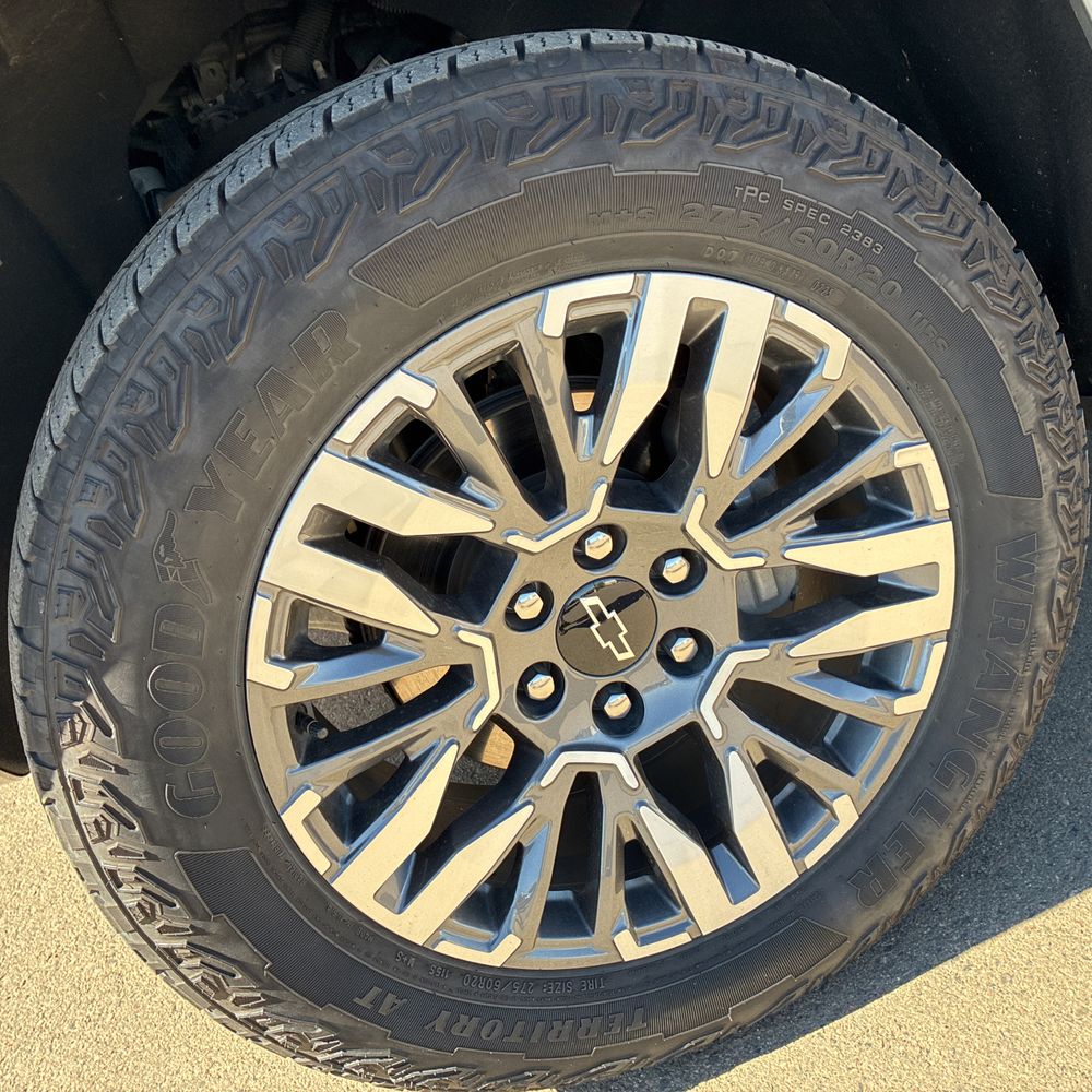 2025 Chevrolet Suburban Z71