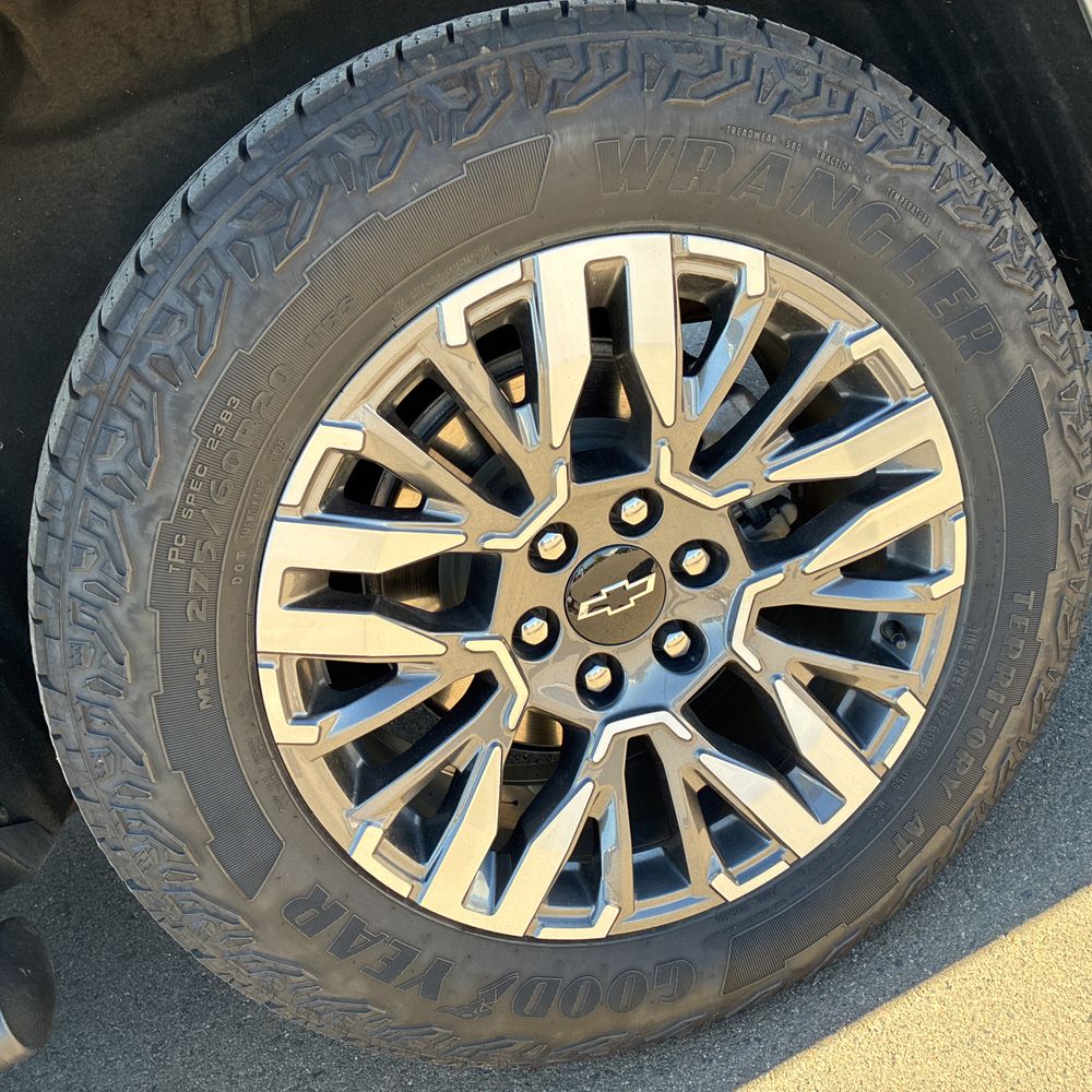 2025 Chevrolet Suburban Z71