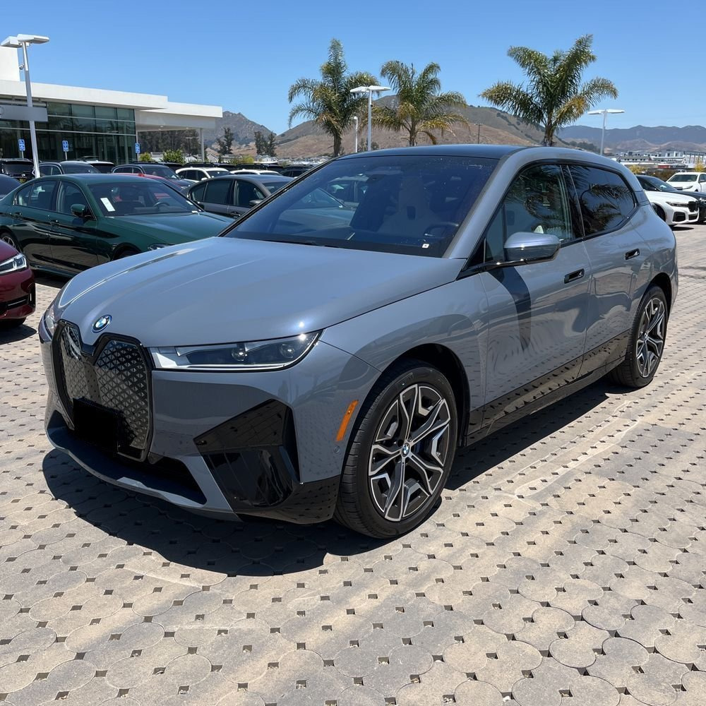 2025 BMW iX xDrive50