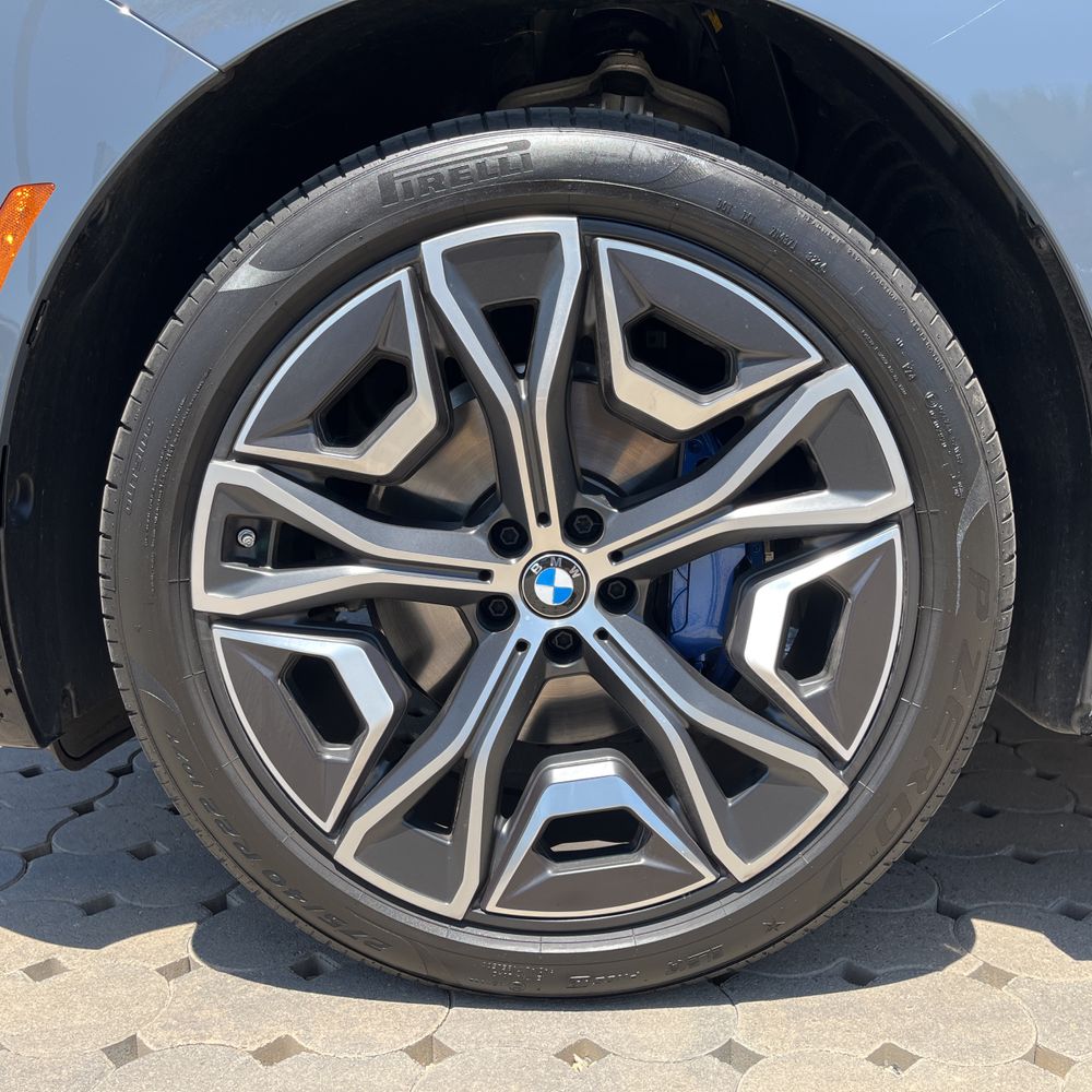 2025 BMW iX xDrive50
