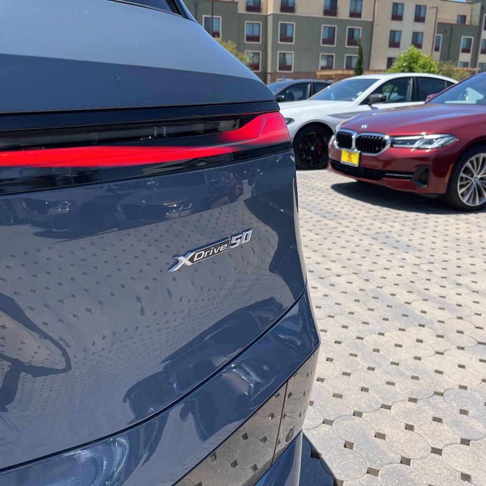 2025 BMW iX xDrive50