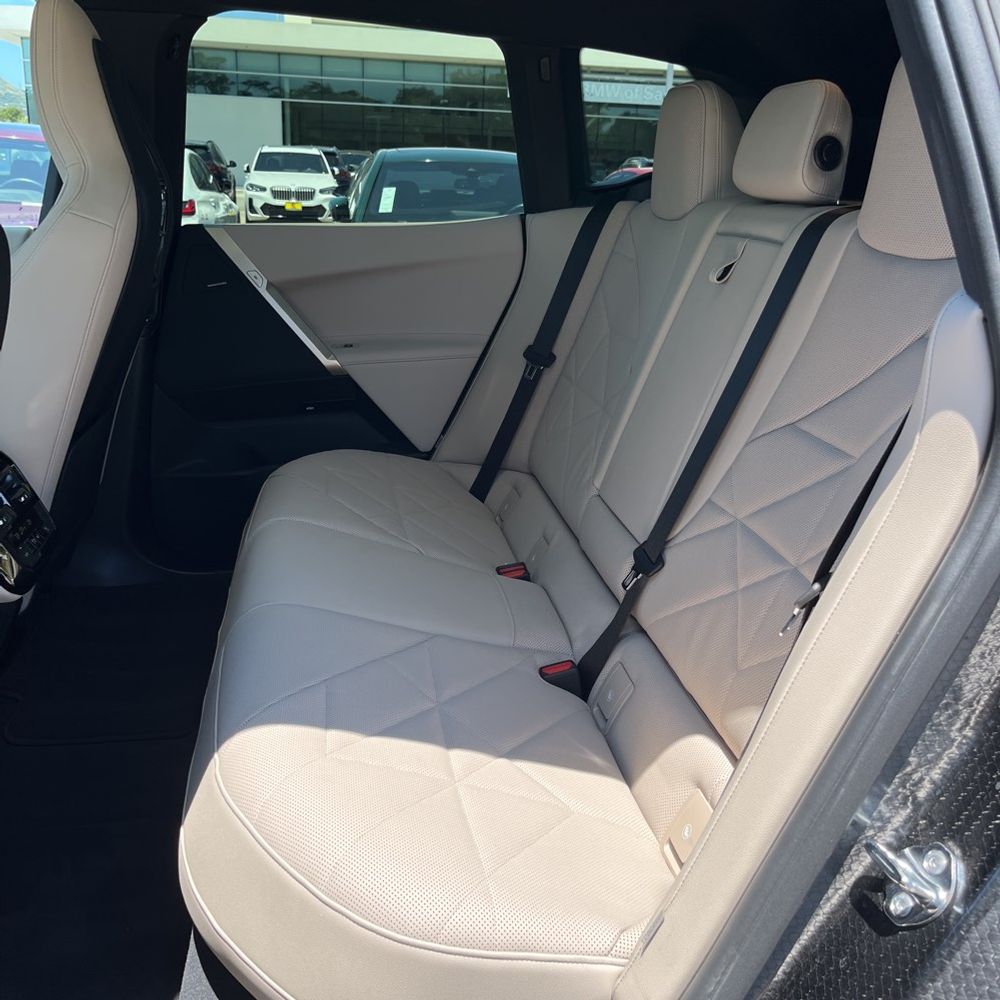 2025 BMW iX xDrive50