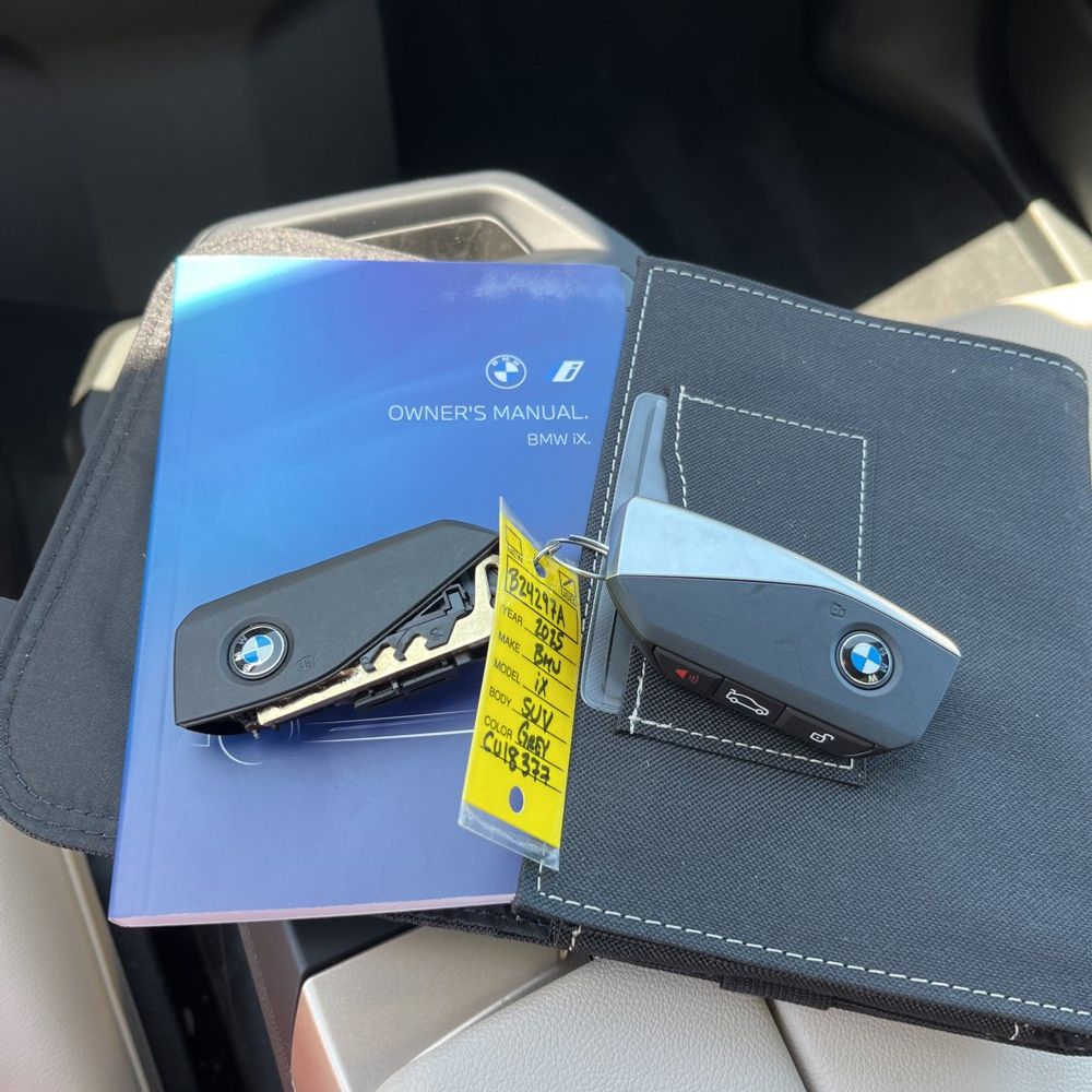 2025 BMW iX xDrive50