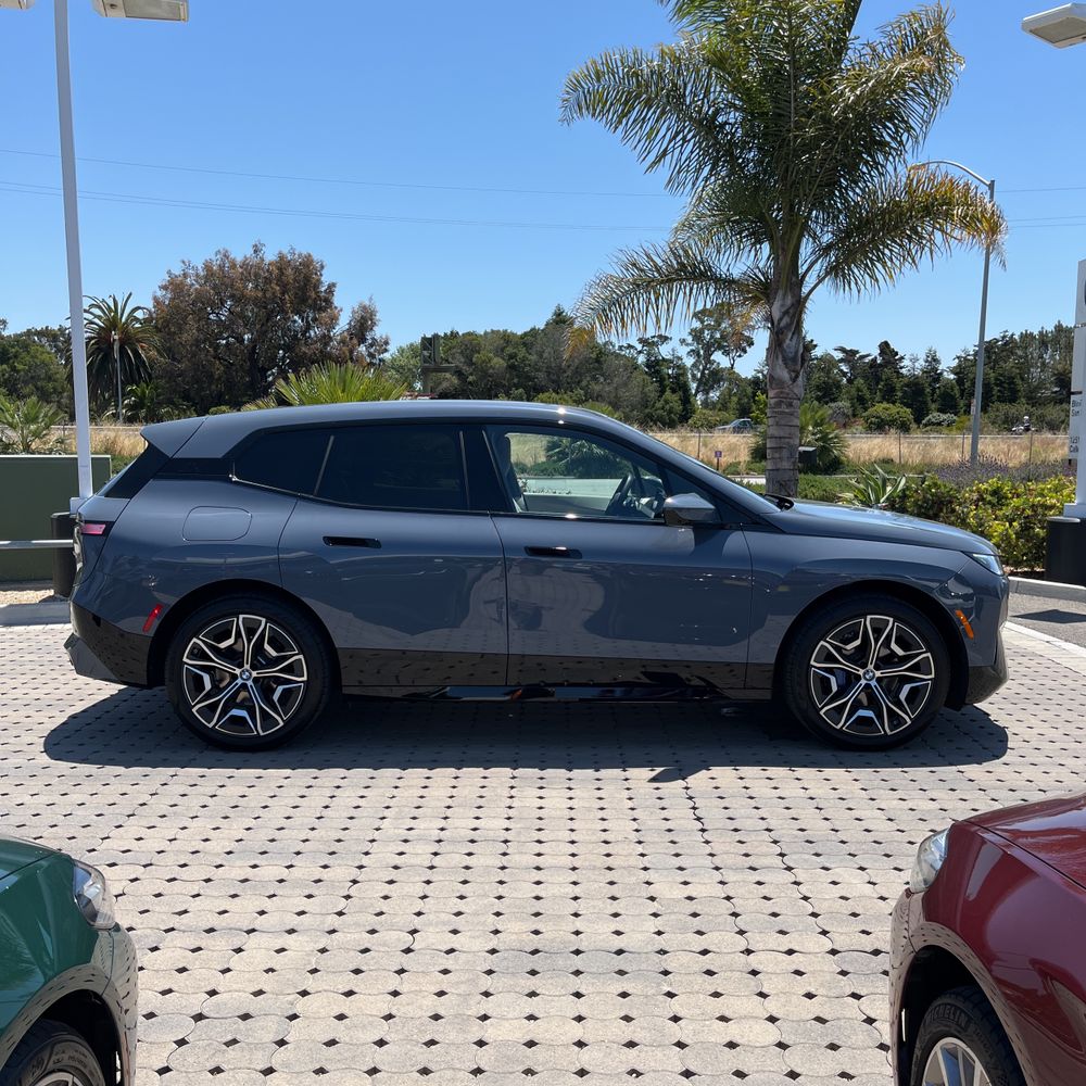 2025 BMW iX xDrive50