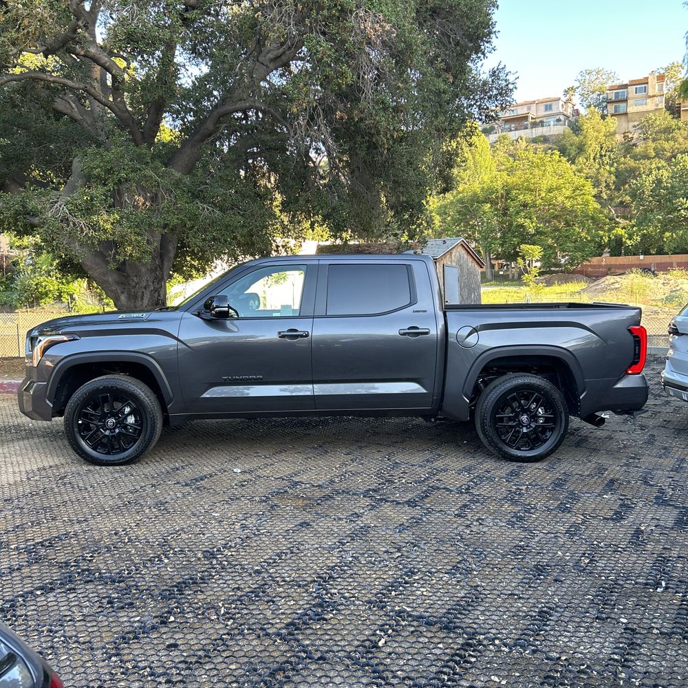 2025 Toyota Tundra Limited HV