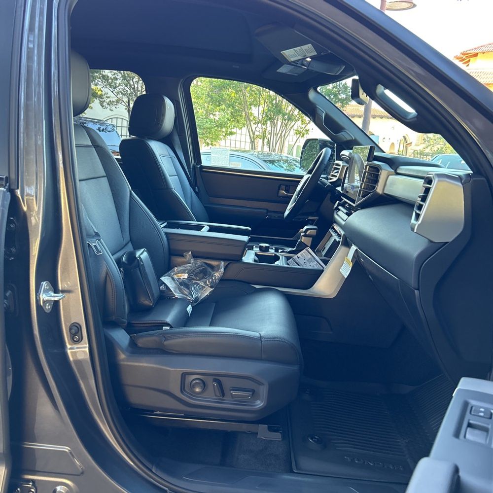 2025 Toyota Tundra Limited HV