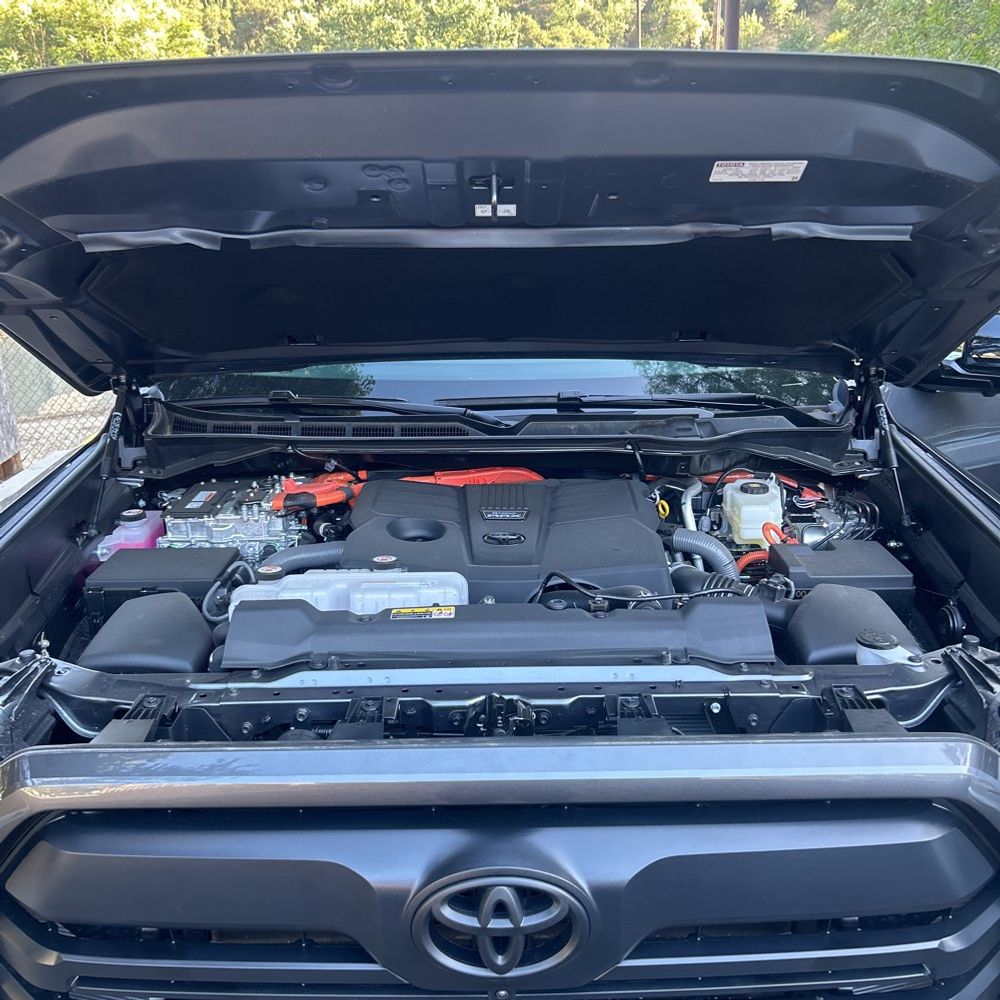 2025 Toyota Tundra Limited HV