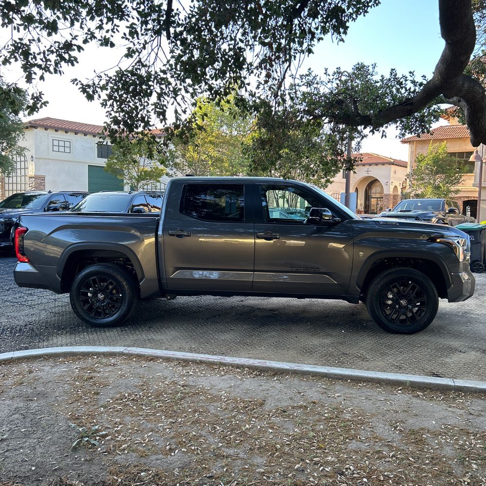 2025 Toyota Tundra Limited HV