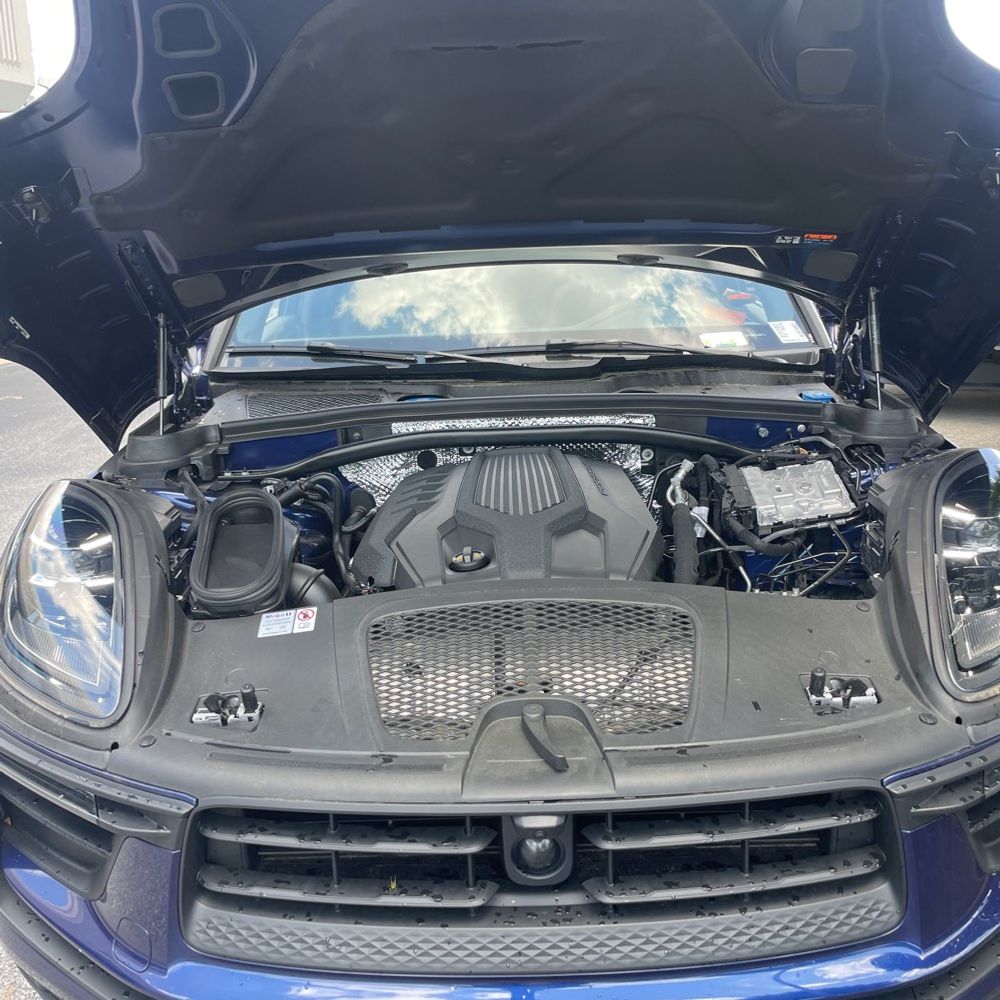 2024 Porsche Macan Base