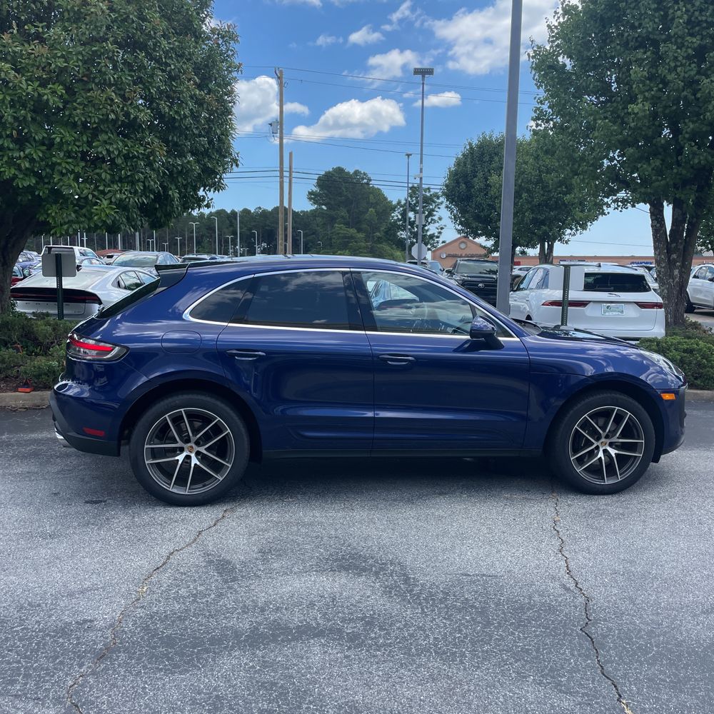 2024 Porsche Macan Base