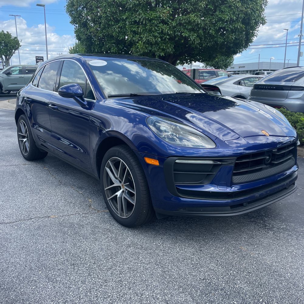 2024 Porsche Macan Base
