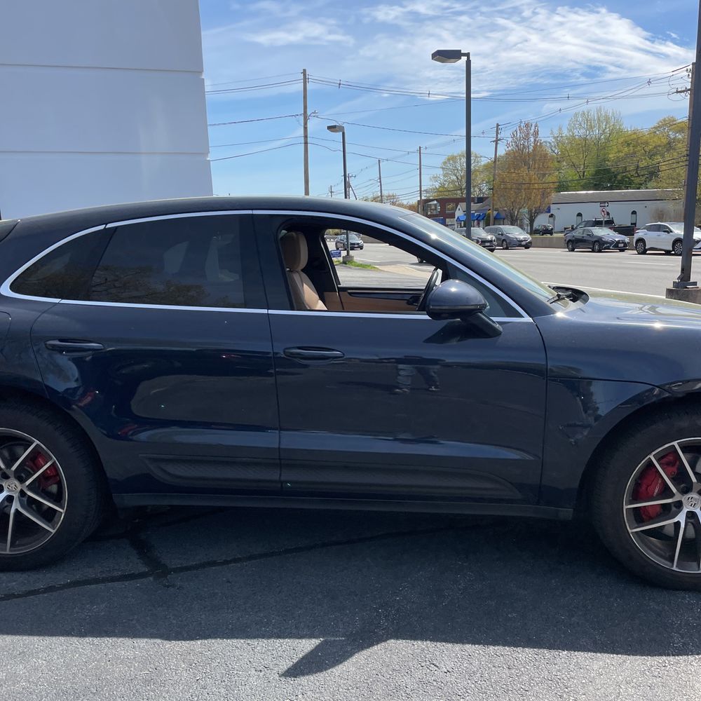 2022 Porsche Macan S