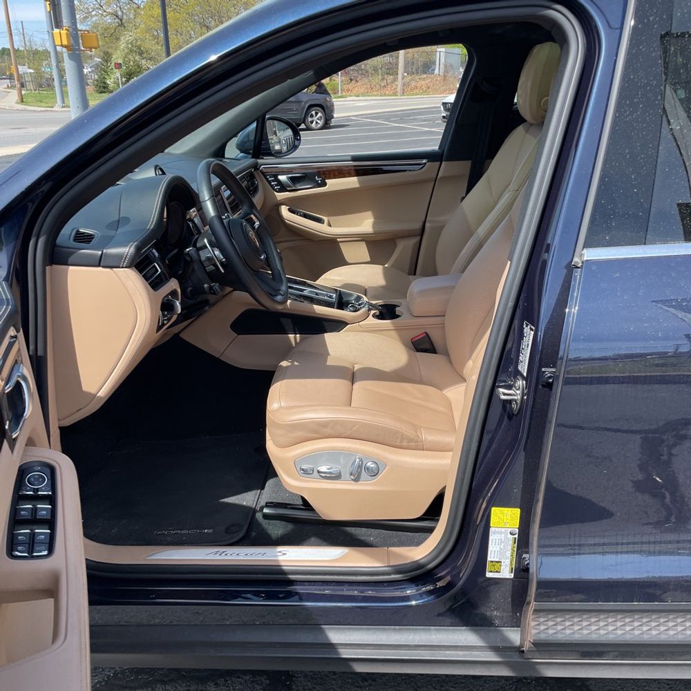 2022 Porsche Macan S