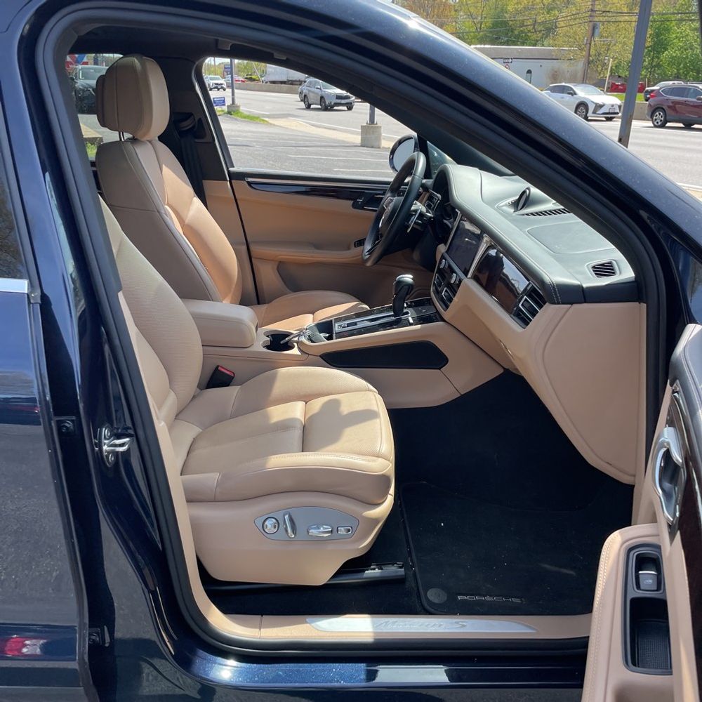2022 Porsche Macan S