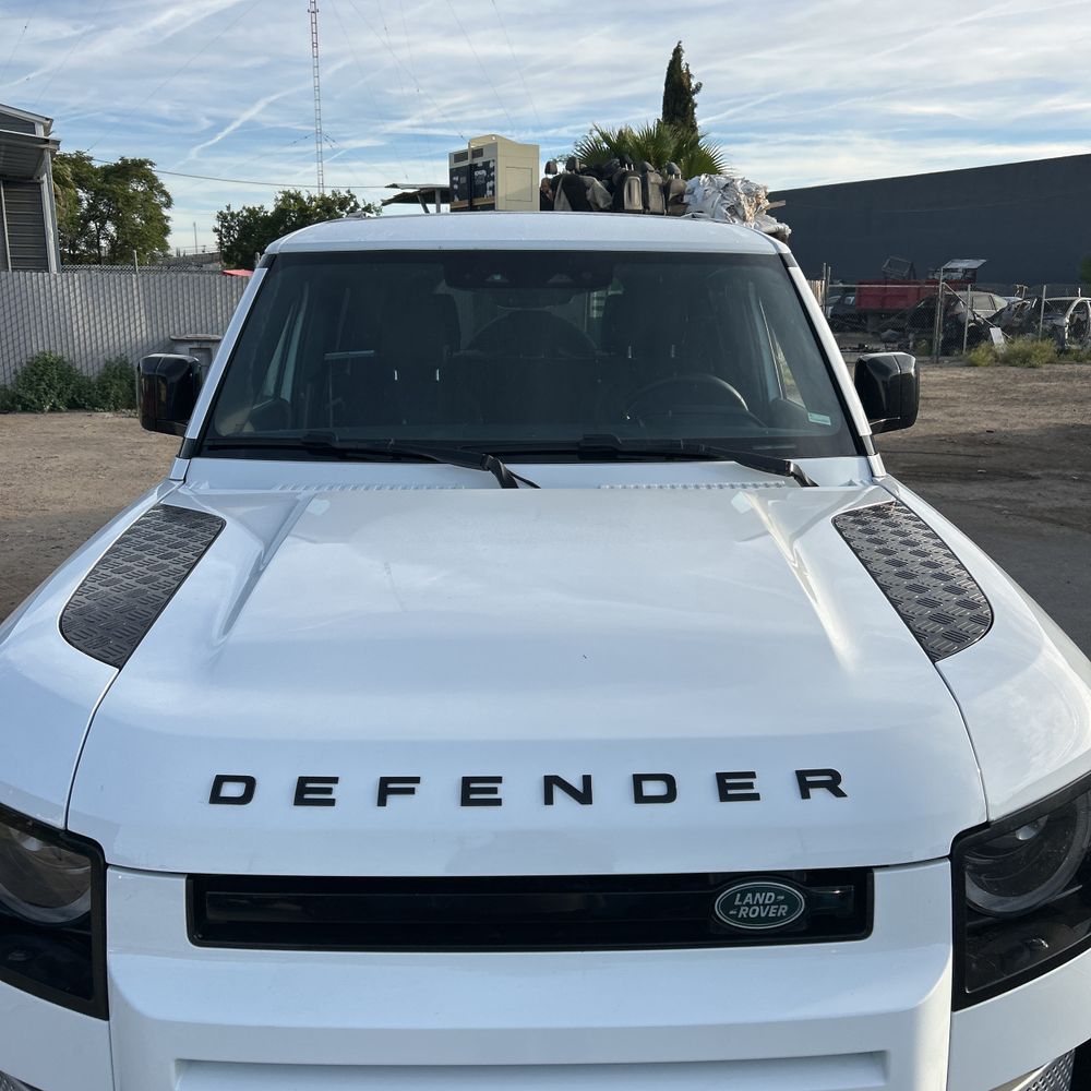 2025 Land Rover Defender 110 P300 S