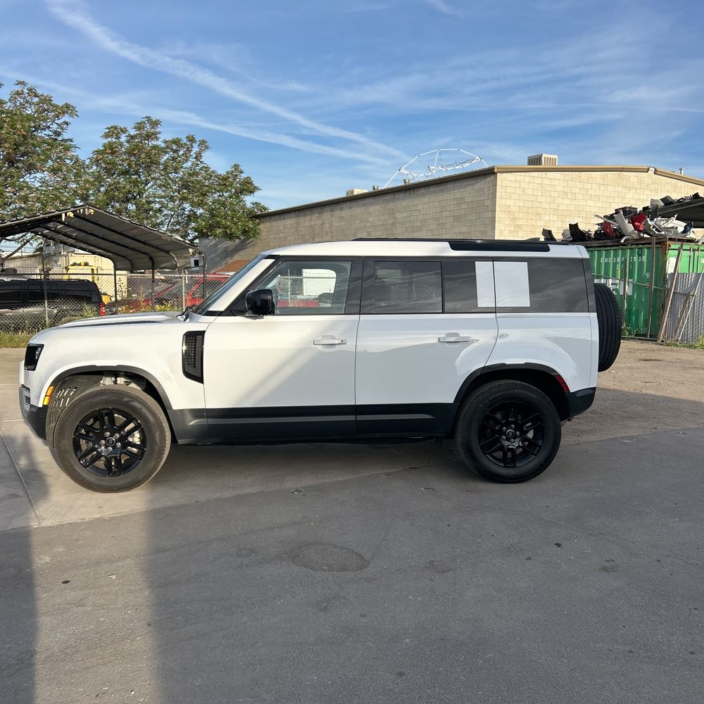2025 Land Rover Defender 110 P300 S