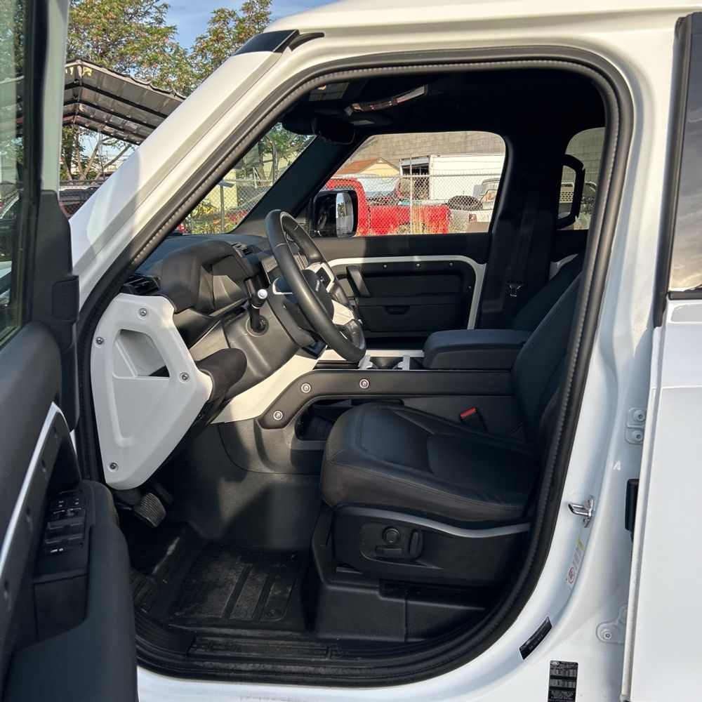 2025 Land Rover Defender 110 P300 S