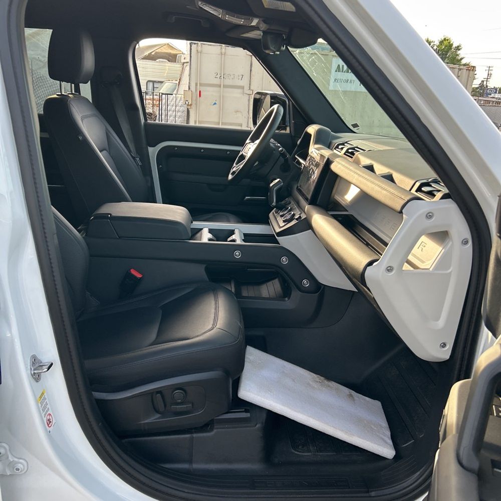 2025 Land Rover Defender 110 P300 S