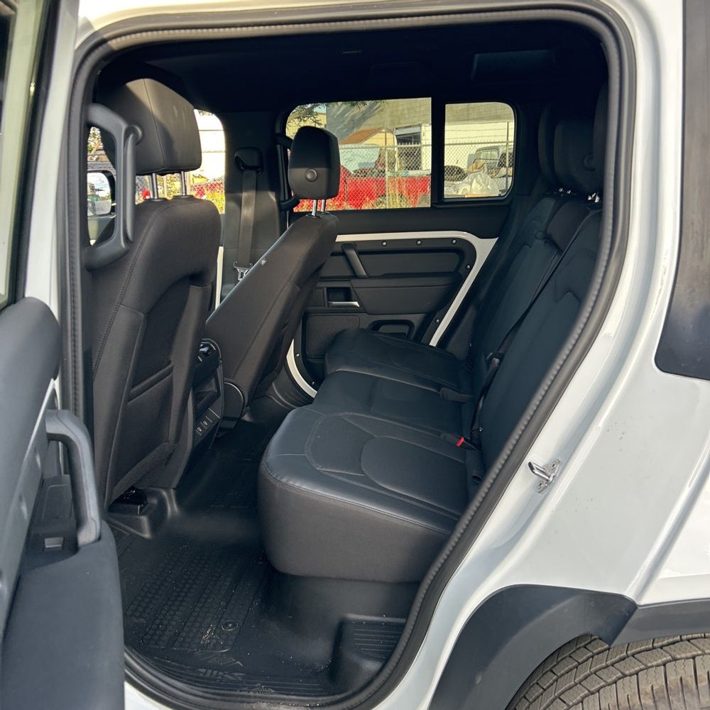 2025 Land Rover Defender 110 P300 S
