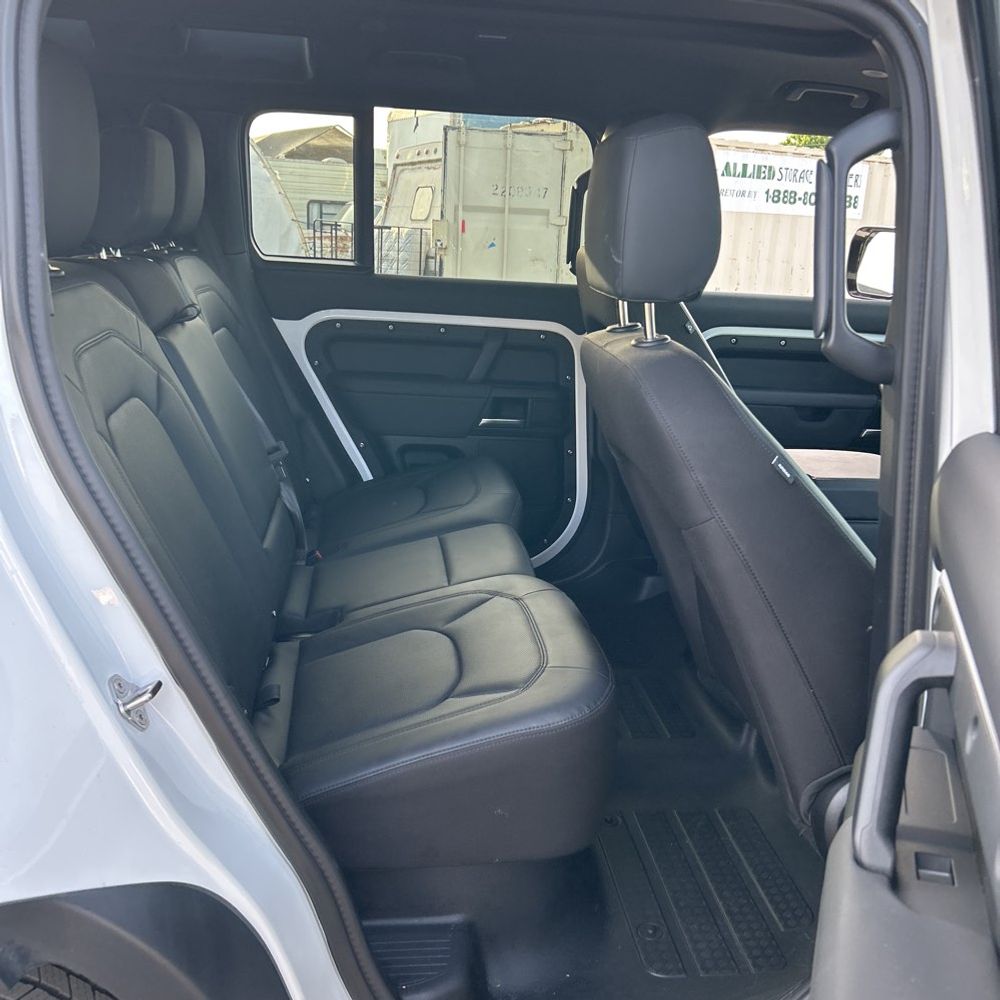 2025 Land Rover Defender 110 P300 S
