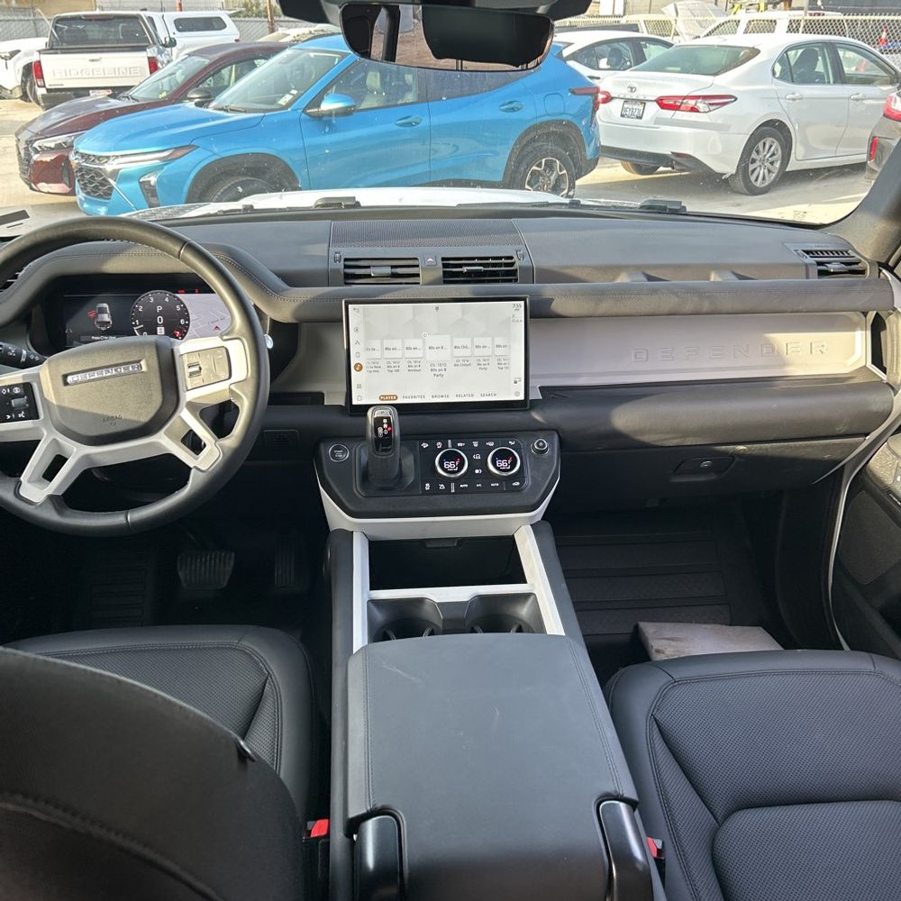 2025 Land Rover Defender 110 P300 S