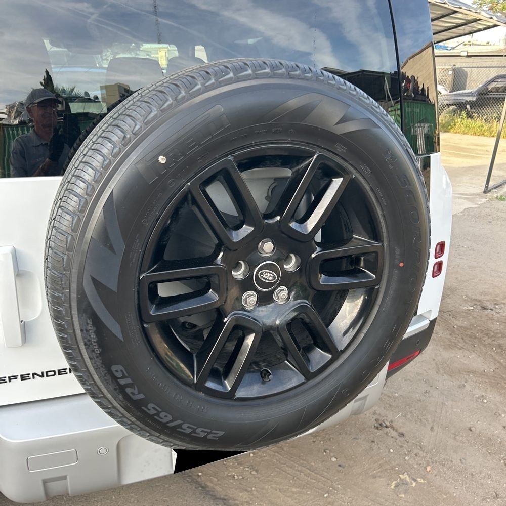2025 Land Rover Defender 110 P300 S