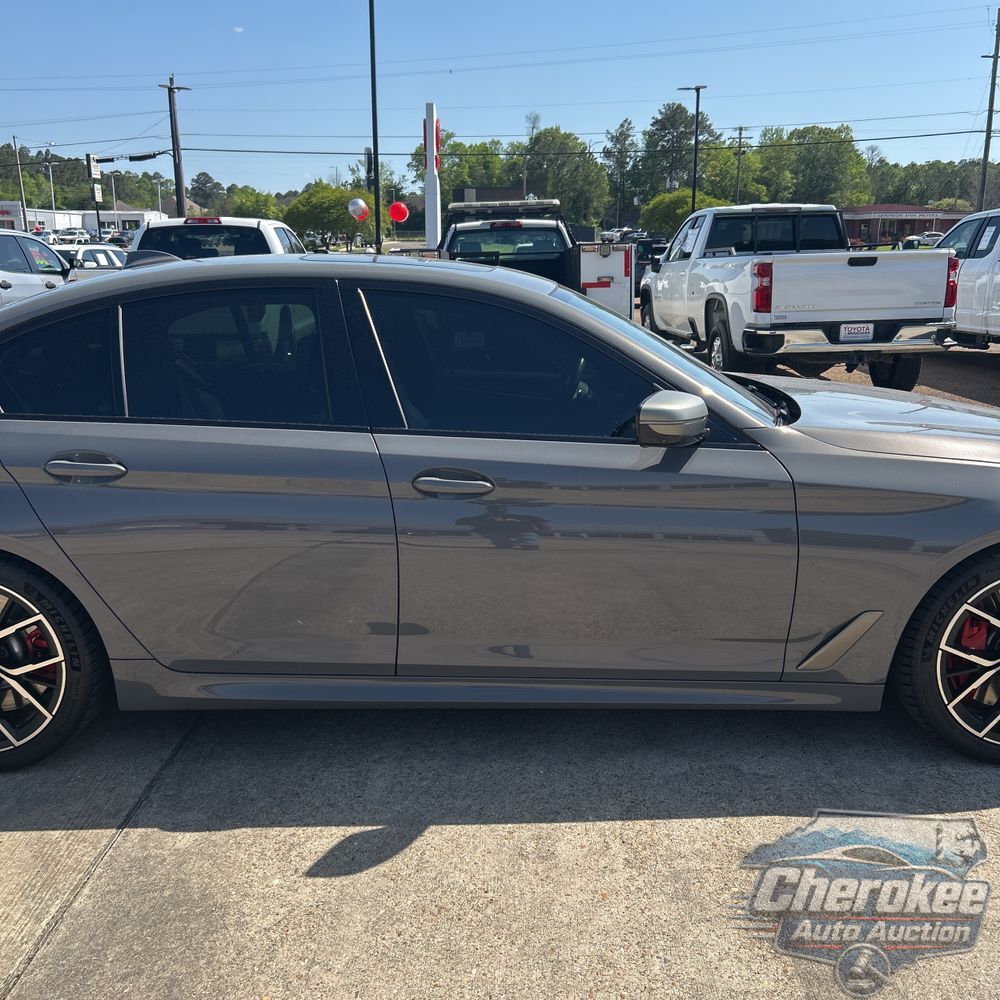 2022 BMW 5-Series M550xi