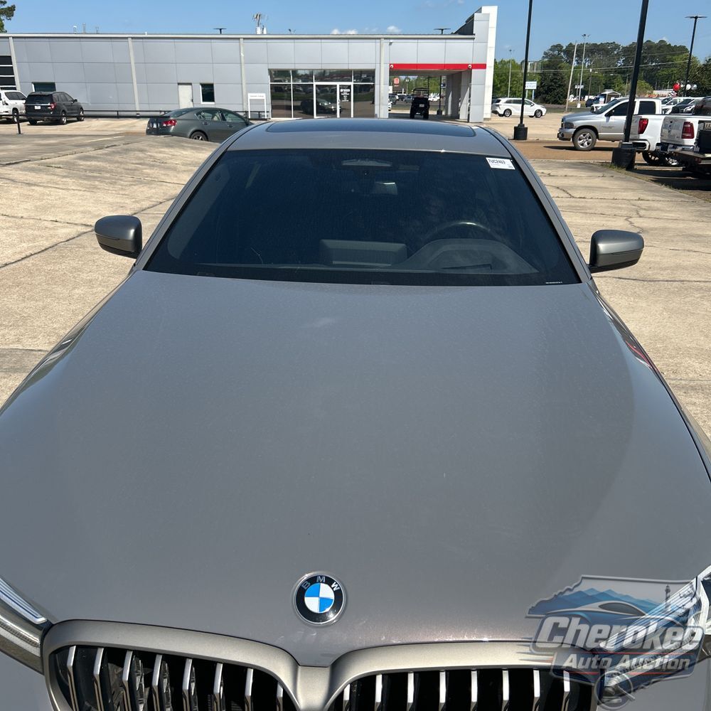 2022 BMW 5-Series M550xi