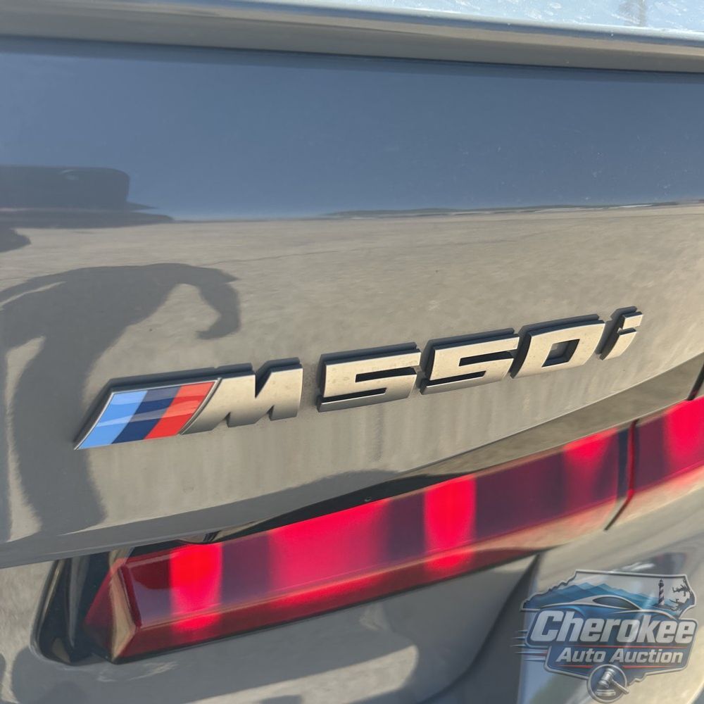 2022 BMW 5-Series M550xi