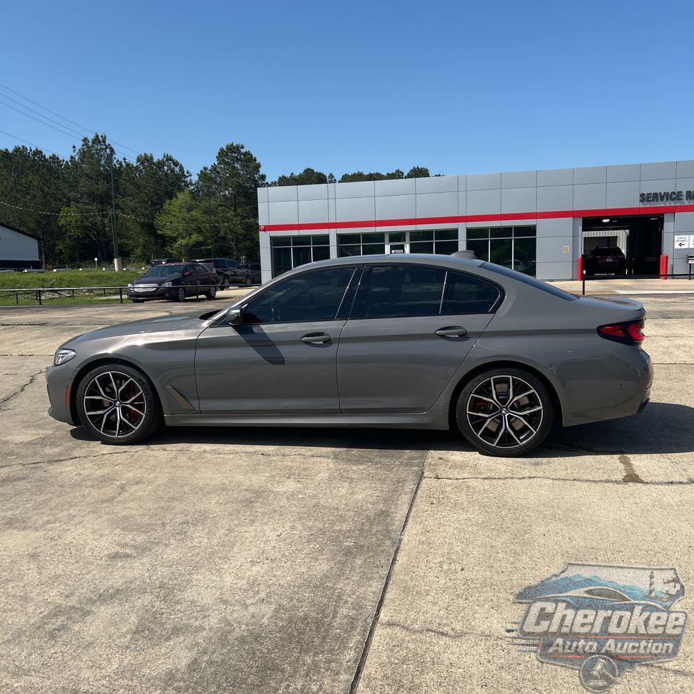 2022 BMW 5-Series M550xi