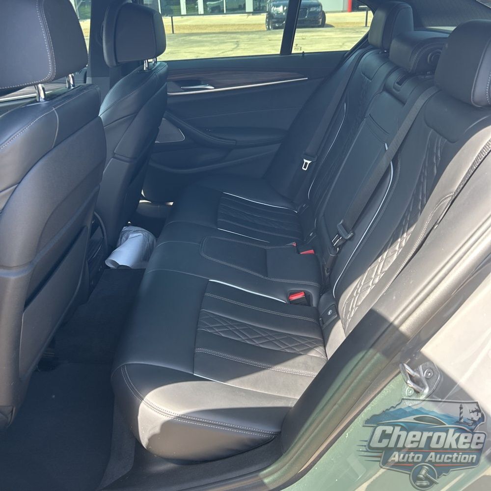 2022 BMW 5-Series M550xi