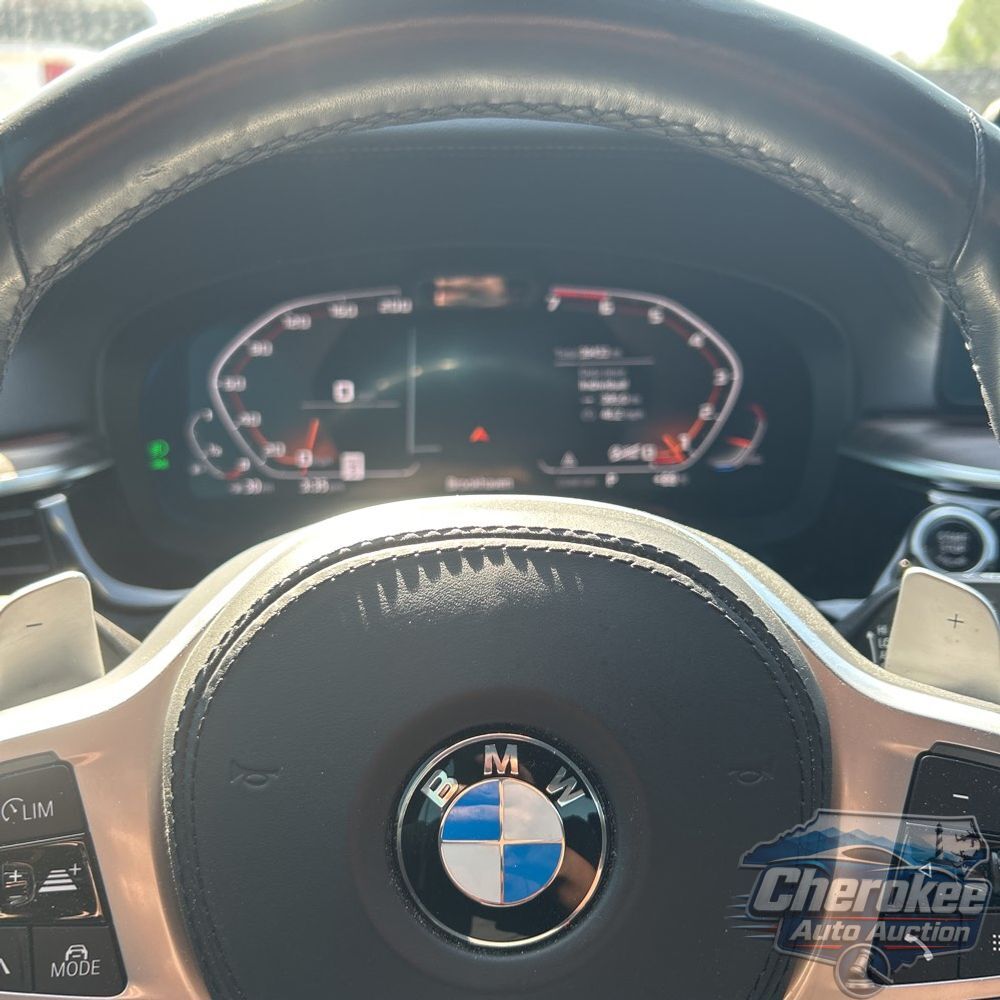 2022 BMW 5-Series M550xi