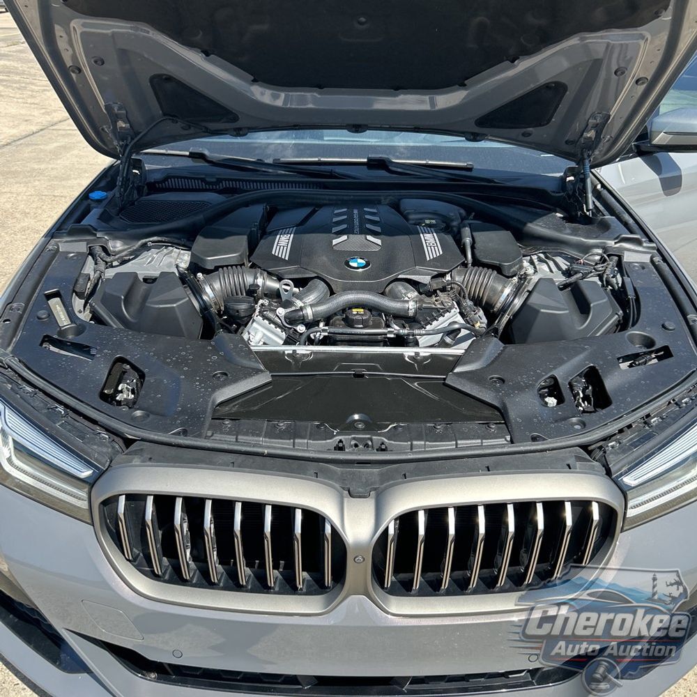 2022 BMW 5-Series M550xi