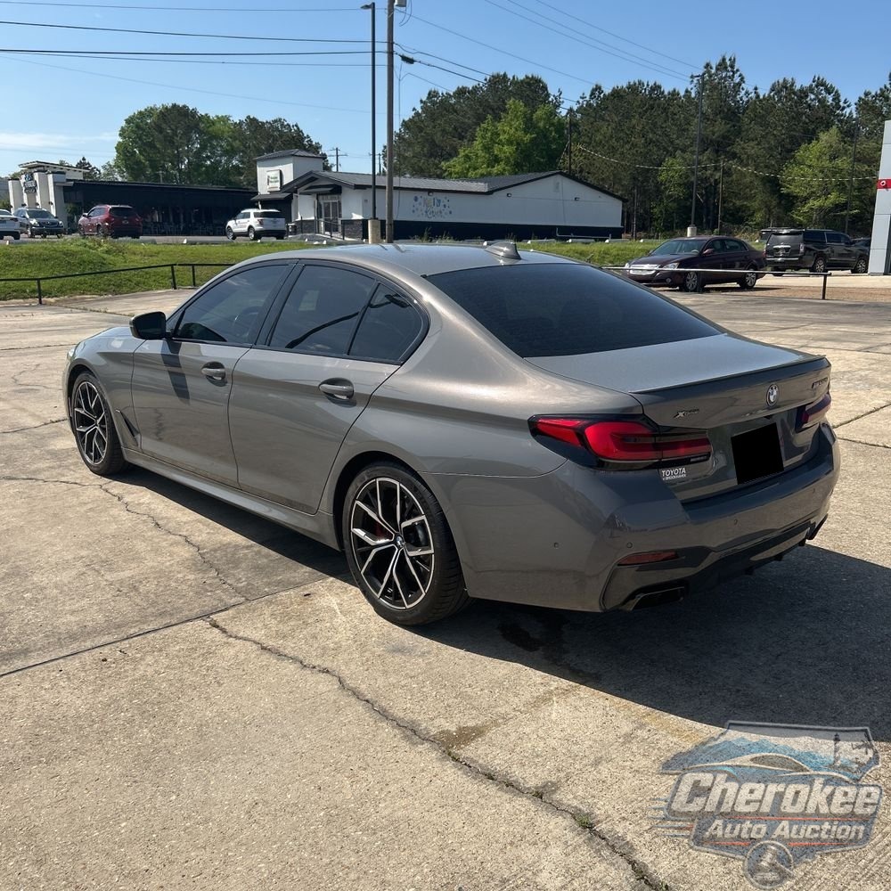 2022 BMW 5-Series M550xi