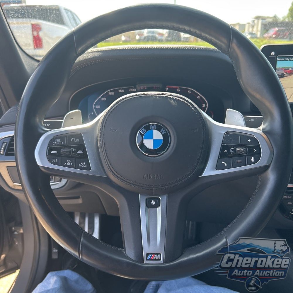 2022 BMW 5-Series M550xi