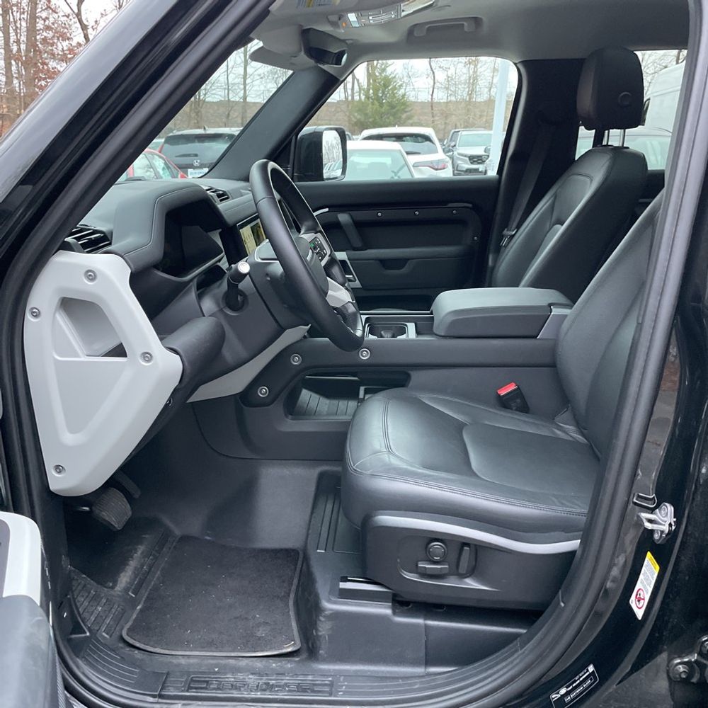 2024 Land Rover Defender 110 P300 S
