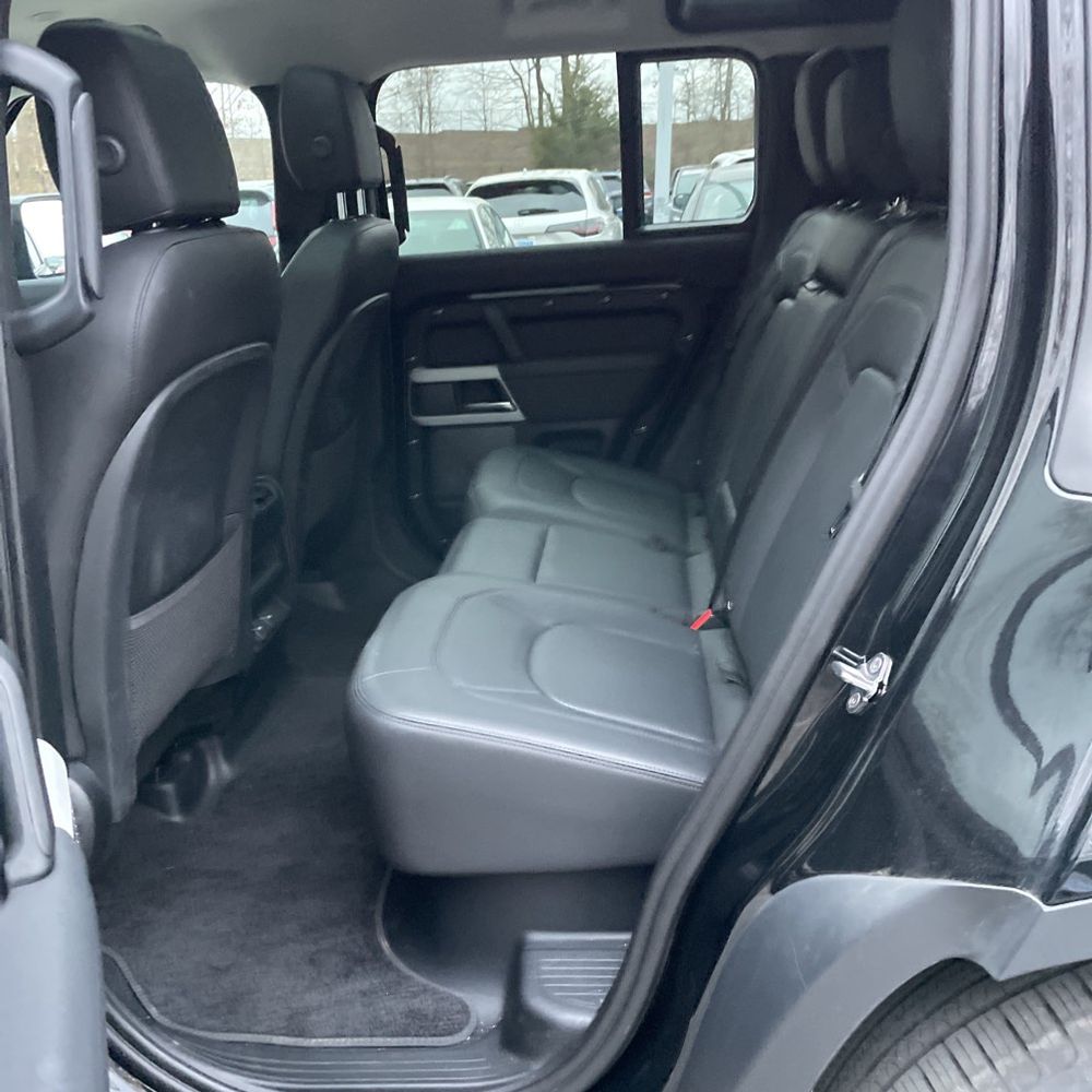 2024 Land Rover Defender 110 P300 S
