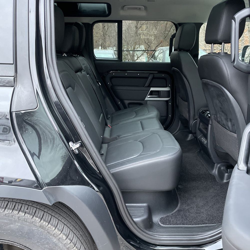 2024 Land Rover Defender 110 P300 S