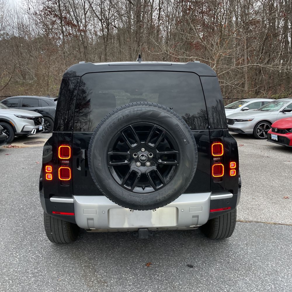 2024 Land Rover Defender 110 P300 S