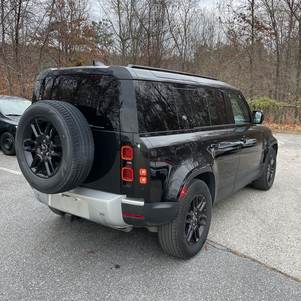 2024 Land Rover Defender 110 P300 S