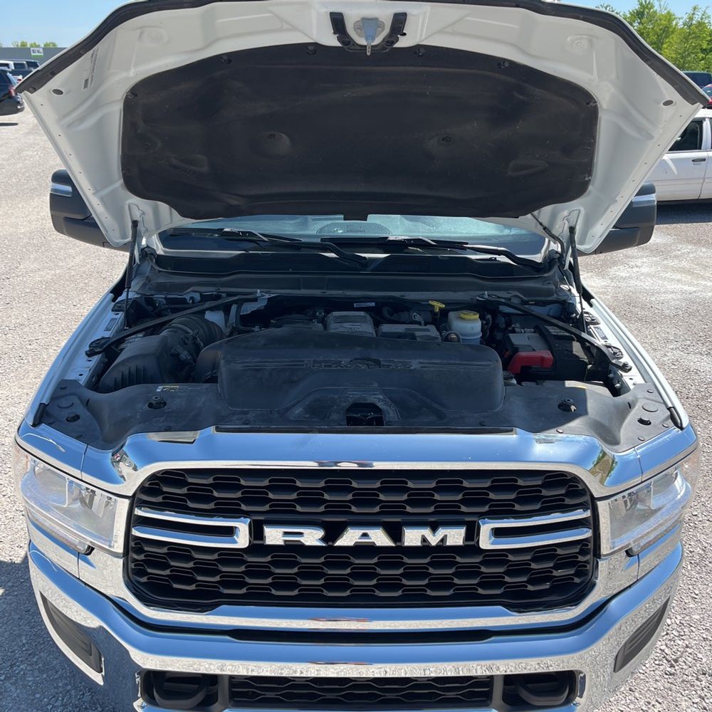 2024 Ram 3500 SLT