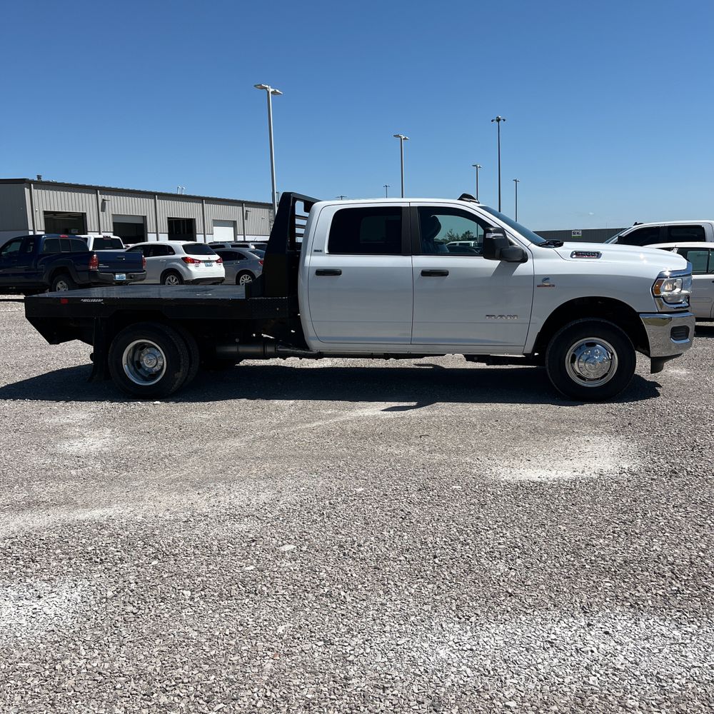 2024 Ram 3500 SLT