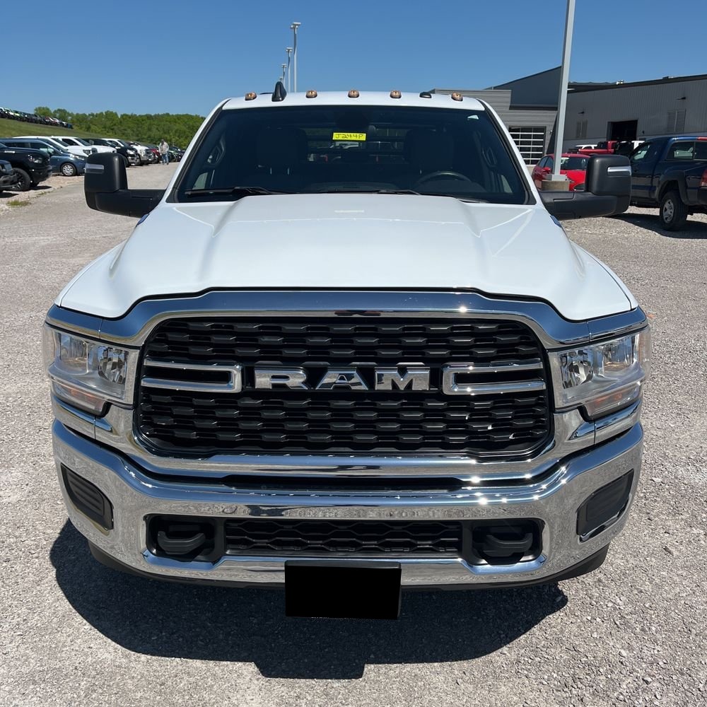 2024 Ram 3500 SLT