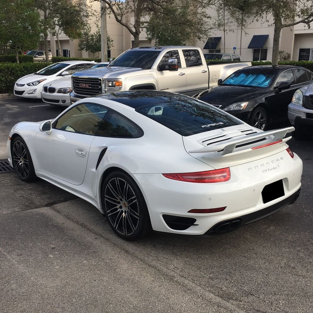 2015 Porsche 911 Carrera 4 Turbo S