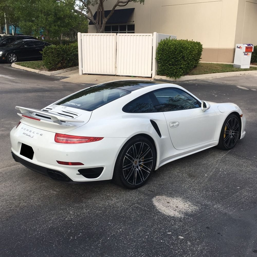 2015 Porsche 911 Carrera 4 Turbo S