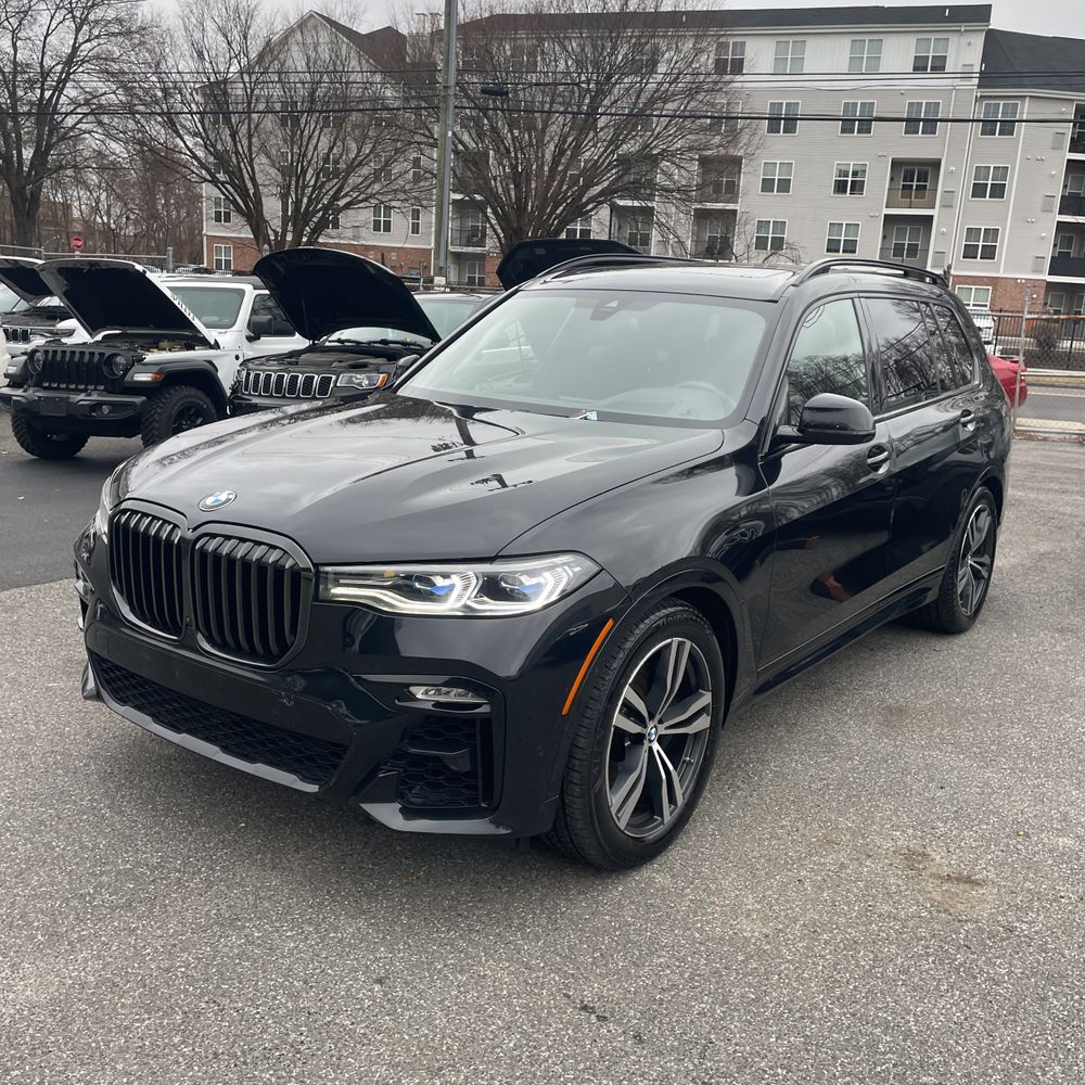 2022 BMW X7 M50i