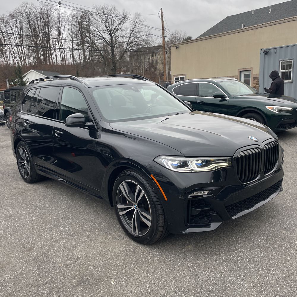 2022 BMW X7 M50i