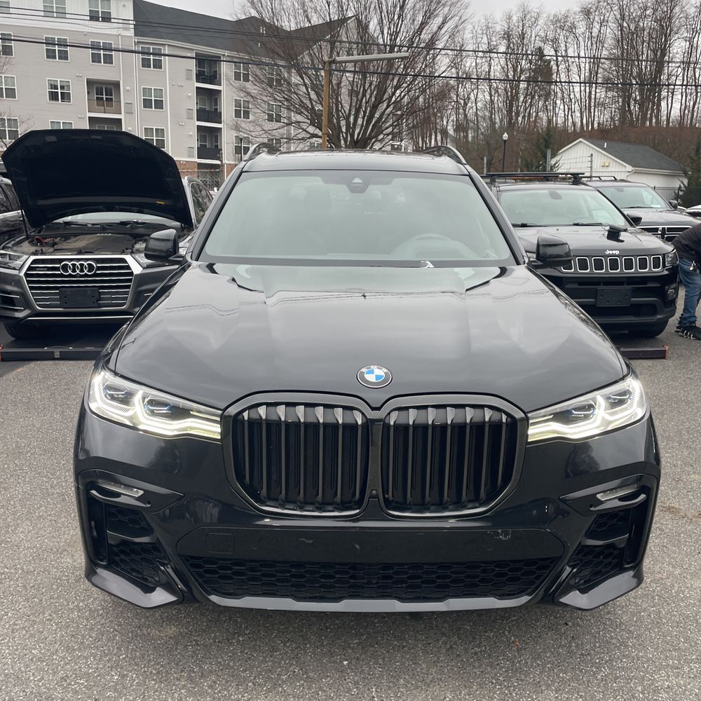 2022 BMW X7 M50i